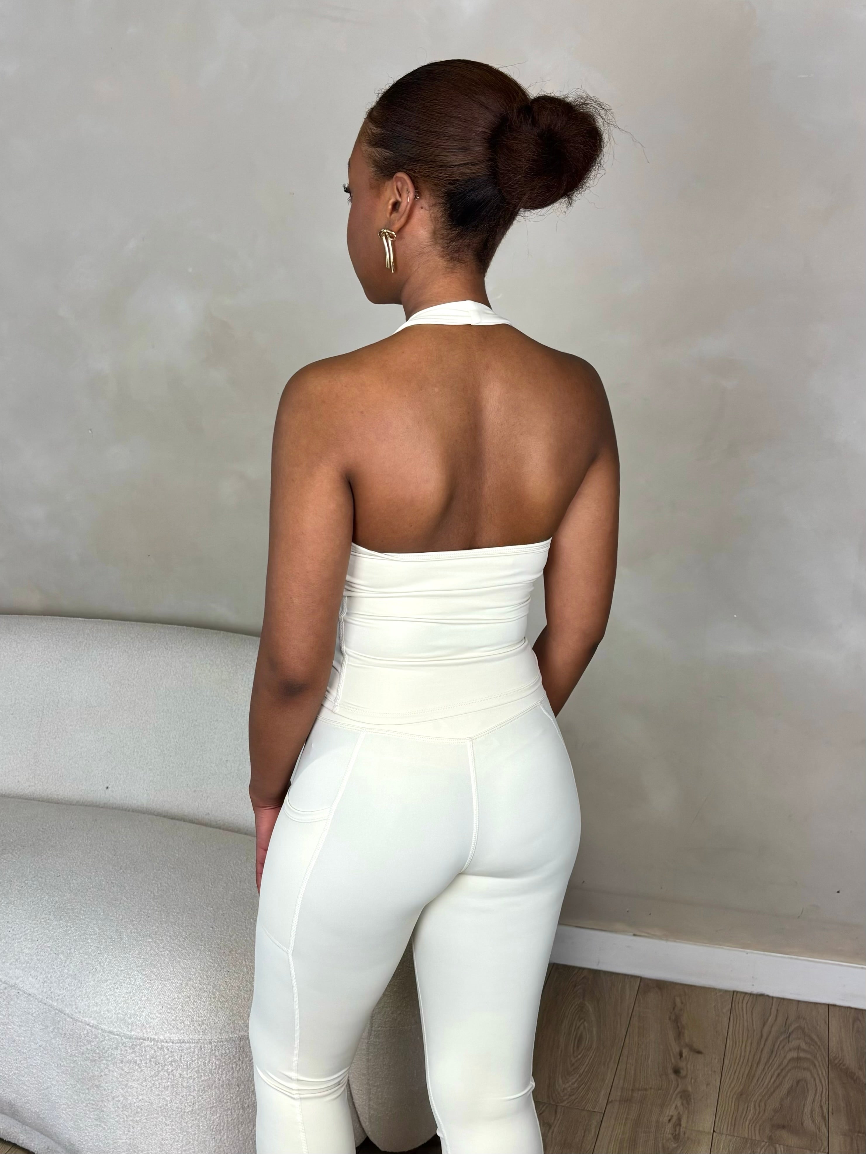 Essential Halter In Apricot